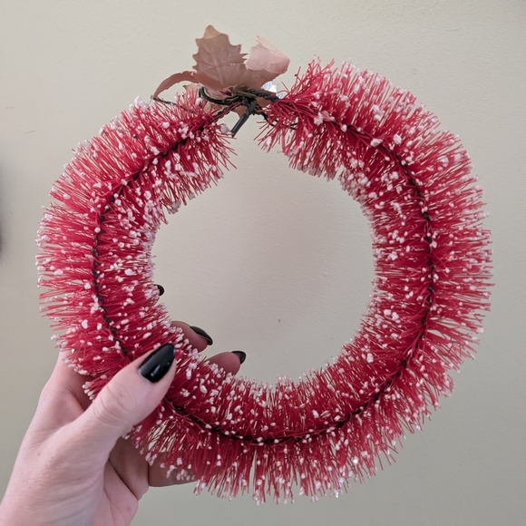 Vintage Bottle Brush Festive Red Holiday Wreath with Silver Accents - Picture 5 of 7